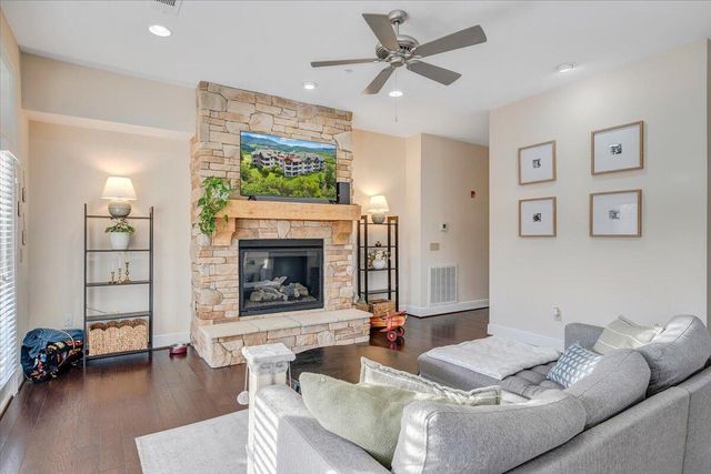 5460 The Peaks DR, Roanoke, VA 24018