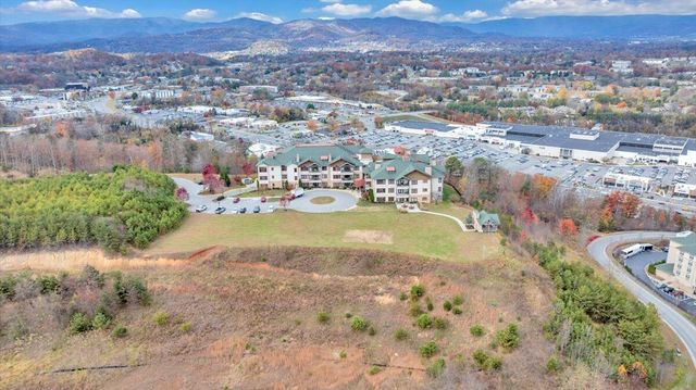 5460 The Peaks DR, Roanoke, VA 24018