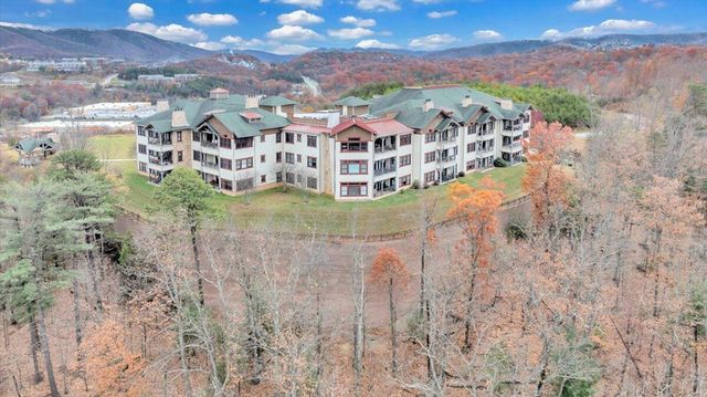 5460 The Peaks DR, Roanoke, VA 24018