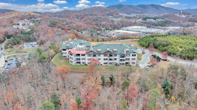 5460 The Peaks DR, Roanoke, VA 24018