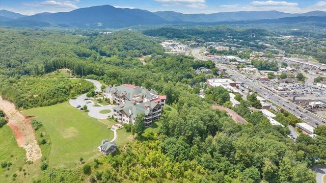 5460 The Peaks DR, Roanoke, VA 24018