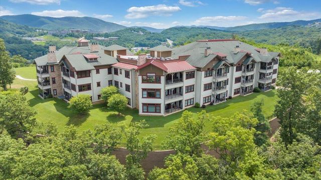 5460 The Peaks DR, Roanoke, VA 24018