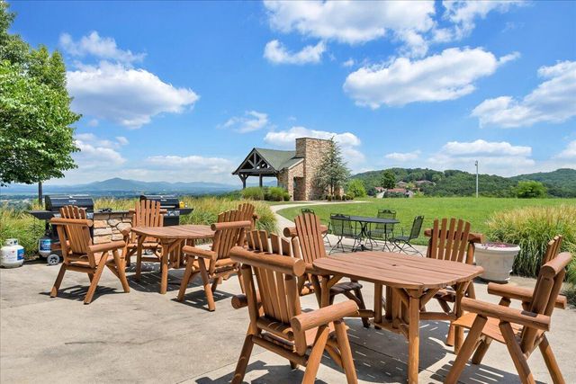 5460 The Peaks DR, Roanoke, VA 24018