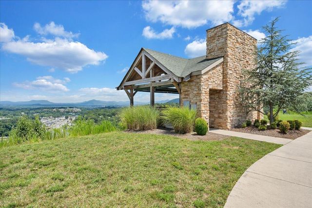 5460 The Peaks DR, Roanoke, VA 24018