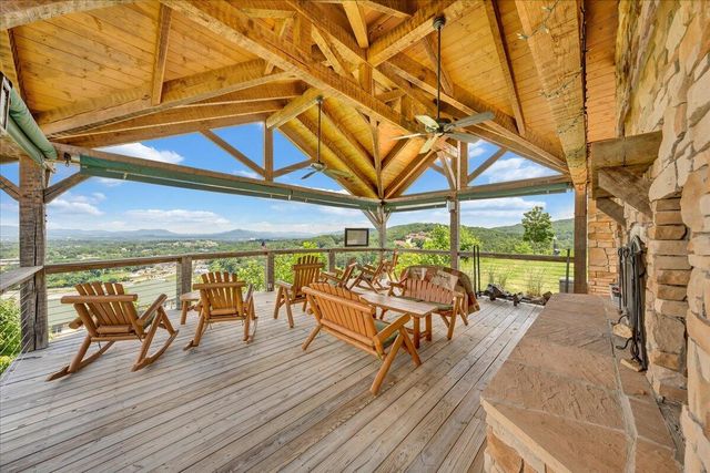 5460 The Peaks DR, Roanoke, VA 24018