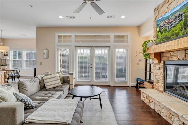 5460 The Peaks DR, Roanoke, VA 24018