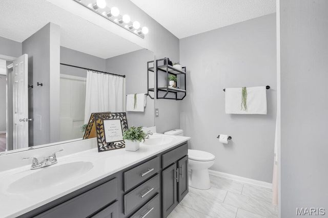 1067 Chesterfield Drive, Wentzville, MO 63385