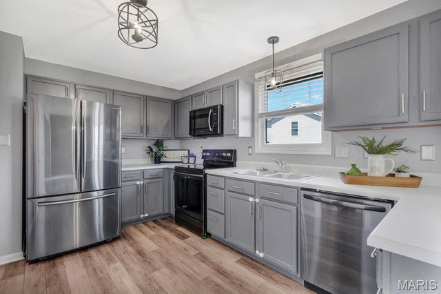 1067 Chesterfield Drive, Wentzville, MO 63385