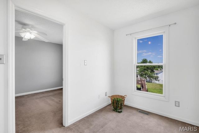 1067 Chesterfield Drive, Wentzville, MO 63385