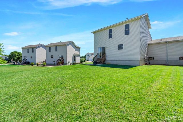 1067 Chesterfield Drive, Wentzville, MO 63385