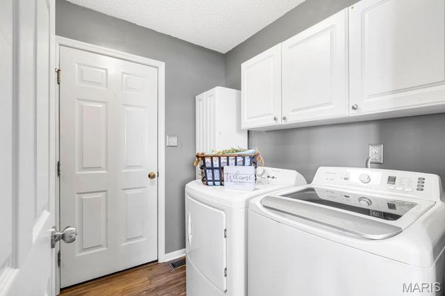 1067 Chesterfield Drive, Wentzville, MO 63385