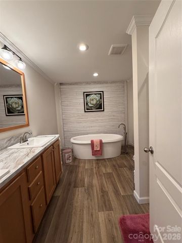 4958 Grapevine Road, Marshall, NC 28753