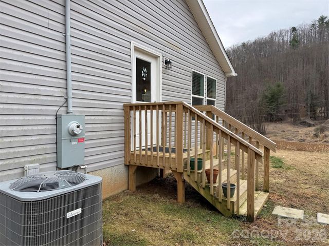 4958 Grapevine Road, Marshall, NC 28753