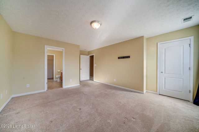 9702 River Trail Dr, Louisville, KY 40229