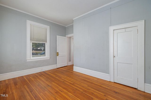 907 Holloway Street, Durham, NC 27701