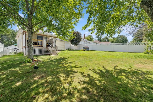 310 Bungalow Rd, Unity Twp, PA 15670