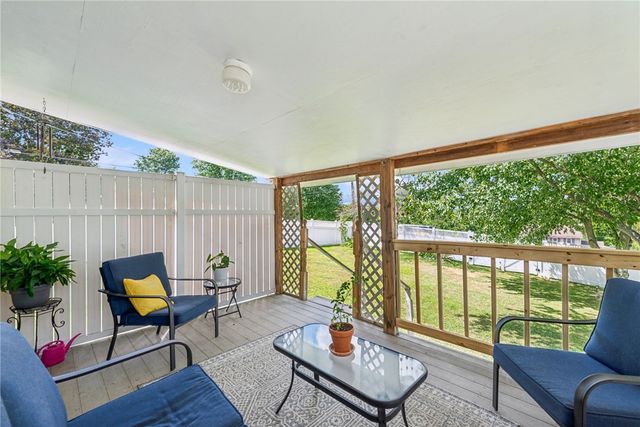 310 Bungalow Rd, Unity Twp, PA 15670