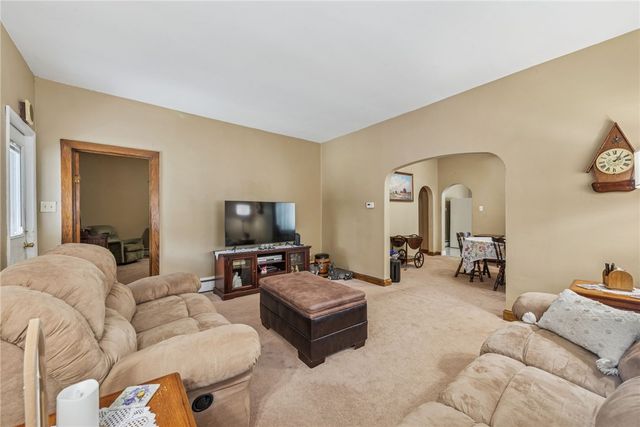 310 Bungalow Rd, Unity Twp, PA 15670