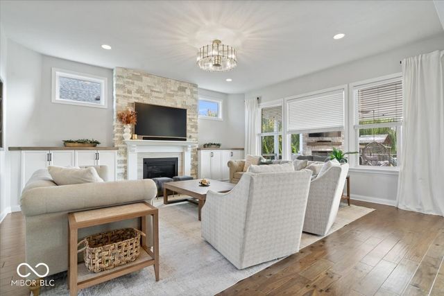 11256 E High Grove Circle, Zionsville, IN 46077