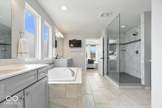 11256 E High Grove Circle, Zionsville, IN 46077