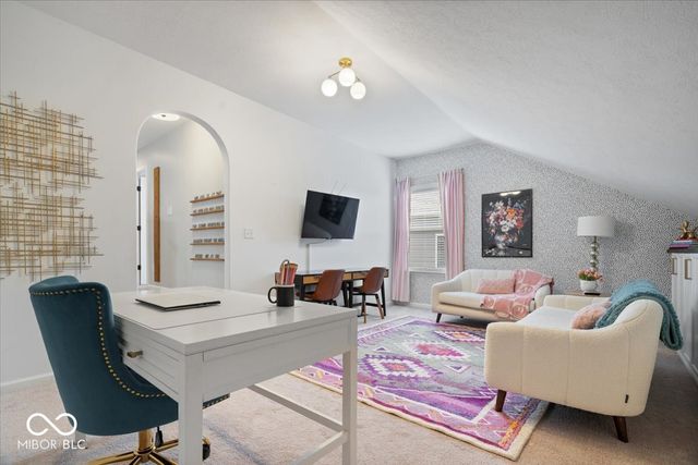 11256 E High Grove Circle, Zionsville, IN 46077