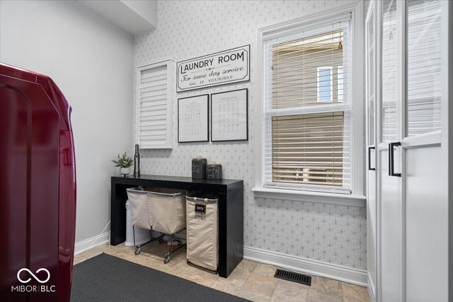 11256 E High Grove Circle, Zionsville, IN 46077