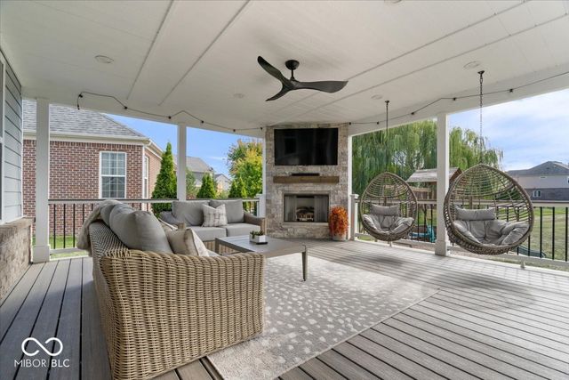 11256 E High Grove Circle, Zionsville, IN 46077