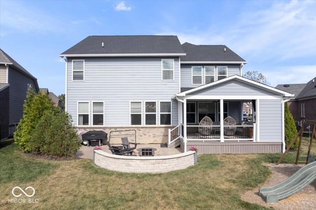 11256 E High Grove Circle, Zionsville, IN 46077