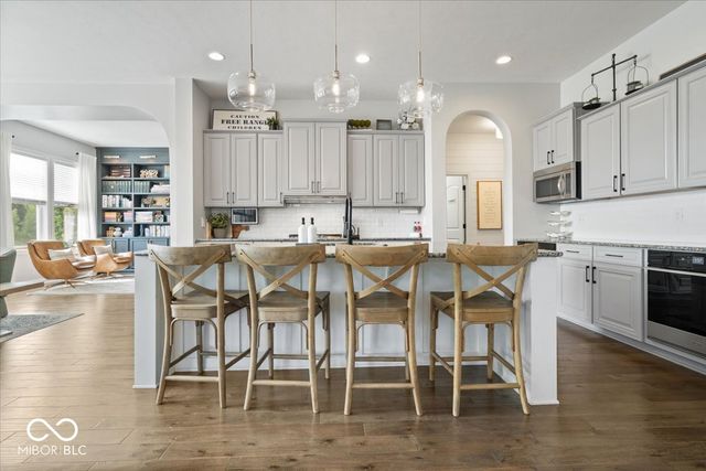 11256 E High Grove Circle, Zionsville, IN 46077