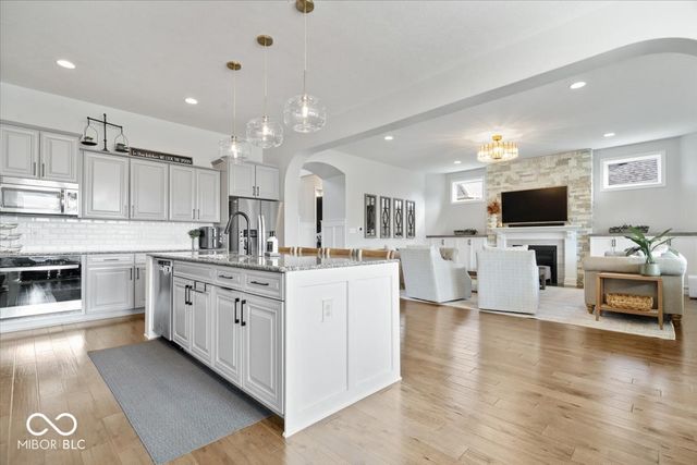 11256 E High Grove Circle, Zionsville, IN 46077