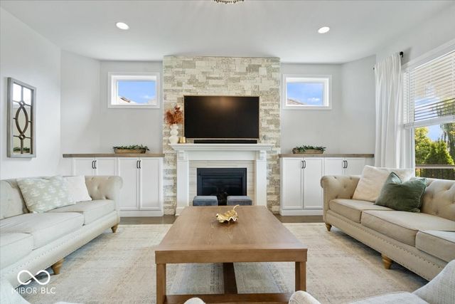 11256 E High Grove Circle, Zionsville, IN 46077