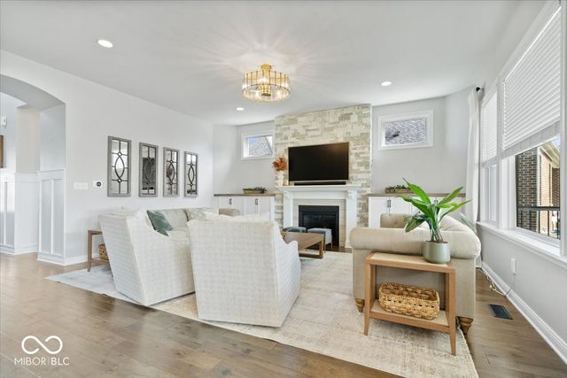 11256 E High Grove Circle, Zionsville, IN 46077