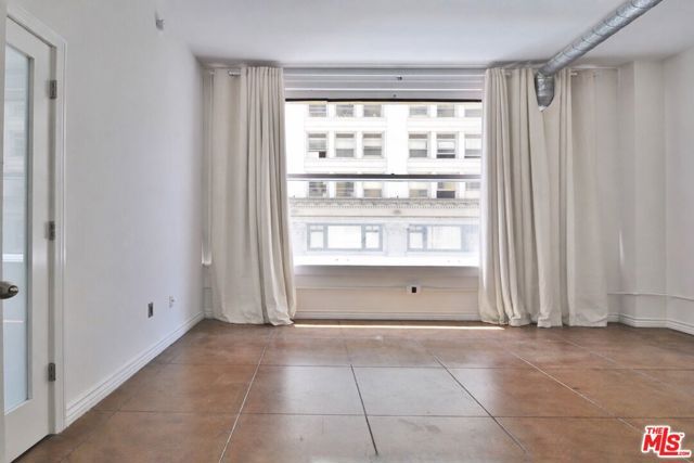 215 W 7th Street 307, Los Angeles, CA 90014