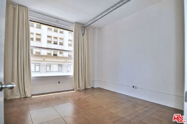 215 W 7th Street 307, Los Angeles, CA 90014
