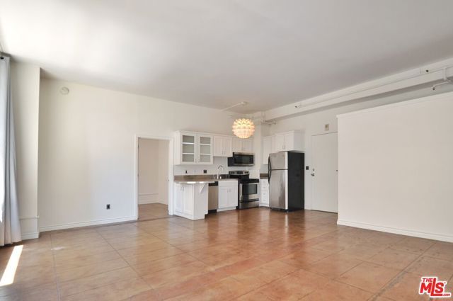 215 W 7th Street 307, Los Angeles, CA 90014