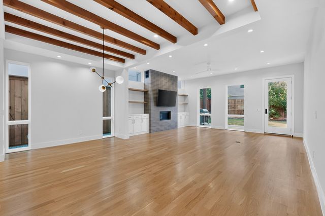 5012 Mission Avenue, Dallas, TX 75206