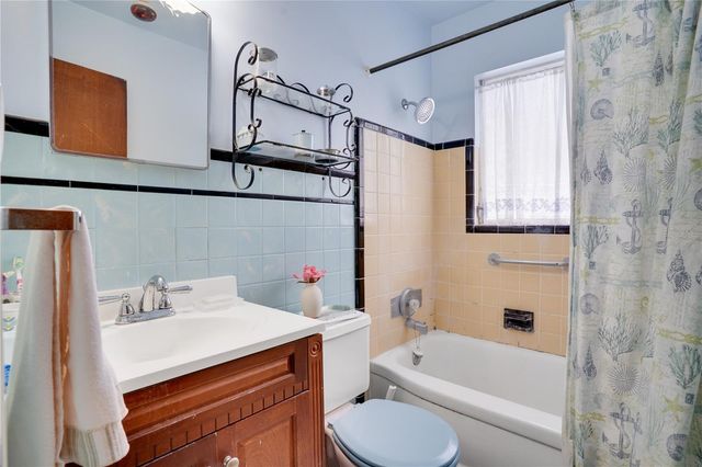 6275 3RD AVENUE S, St Petersburg, FL 33707