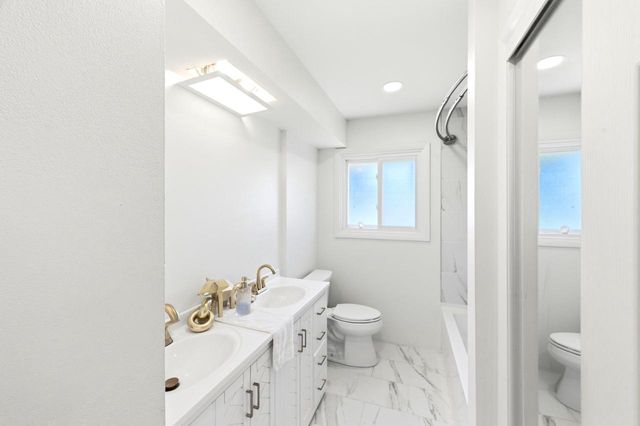 1100 Alfred STREET, Brookfield, WI 53005