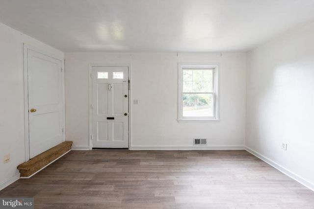 2419 N DICKERSON ST N, Arlington, VA 22207
