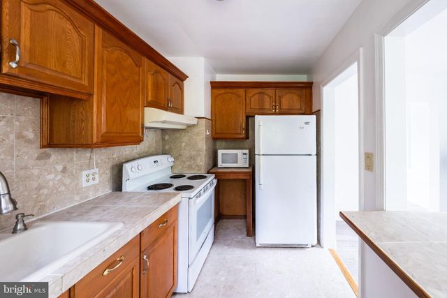 2419 N DICKERSON ST N, Arlington, VA 22207