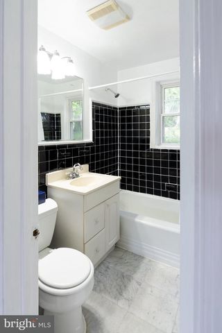 2419 N DICKERSON ST N, Arlington, VA 22207