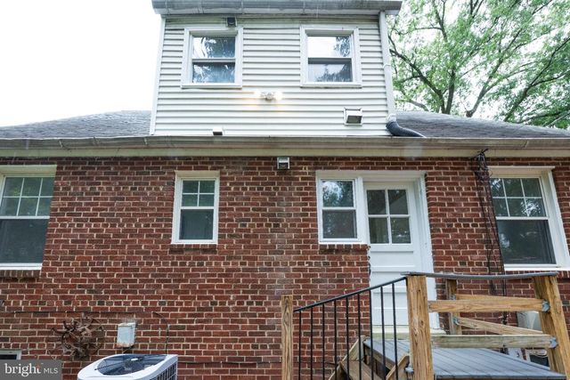 2419 N DICKERSON ST N, Arlington, VA 22207