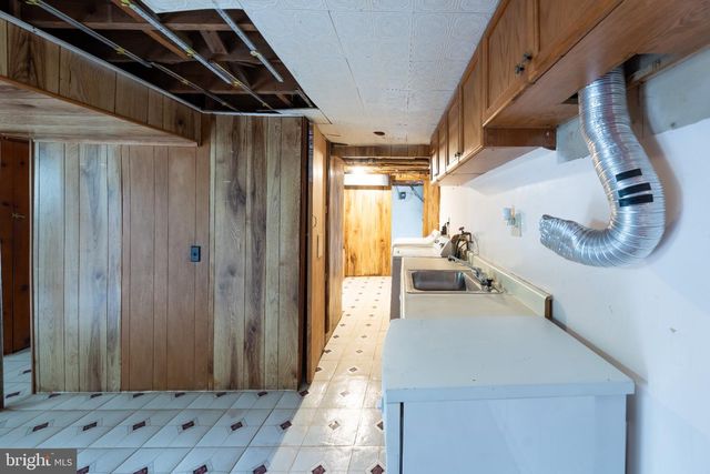 2419 N DICKERSON ST N, Arlington, VA 22207