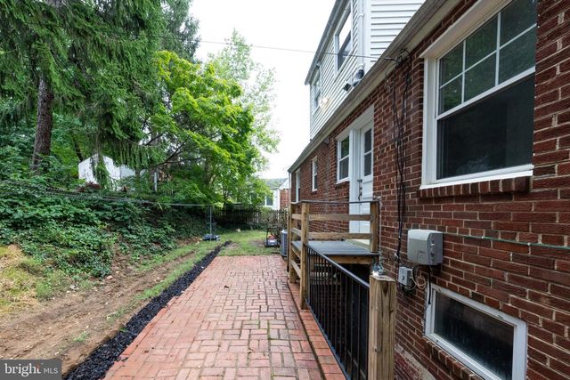 2419 N DICKERSON ST N, Arlington, VA 22207