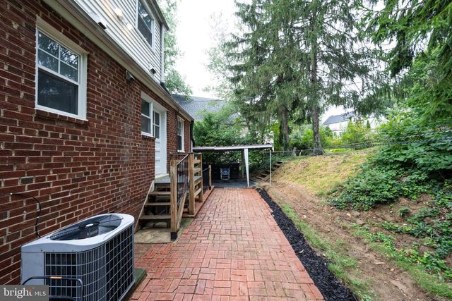 2419 N DICKERSON ST N, Arlington, VA 22207