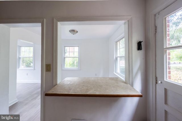 2419 N DICKERSON ST N, Arlington, VA 22207