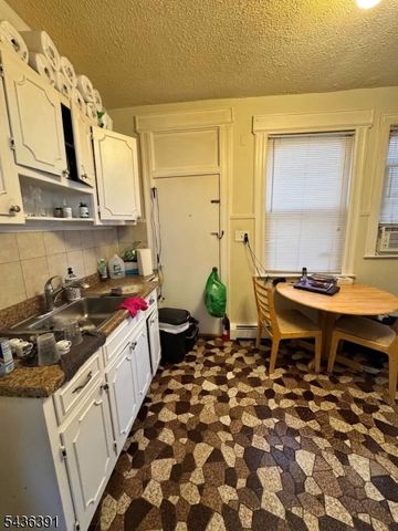 701 Grier Ave, Elizabeth City, NJ 07202
