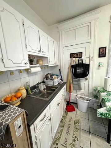 701 Grier Ave, Elizabeth City, NJ 07202
