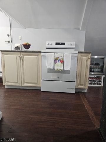 701 Grier Ave, Elizabeth City, NJ 07202