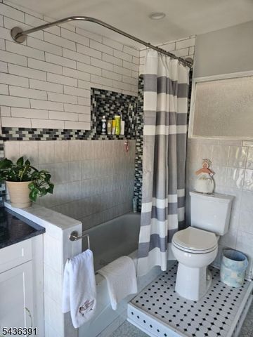 701 Grier Ave, Elizabeth City, NJ 07202